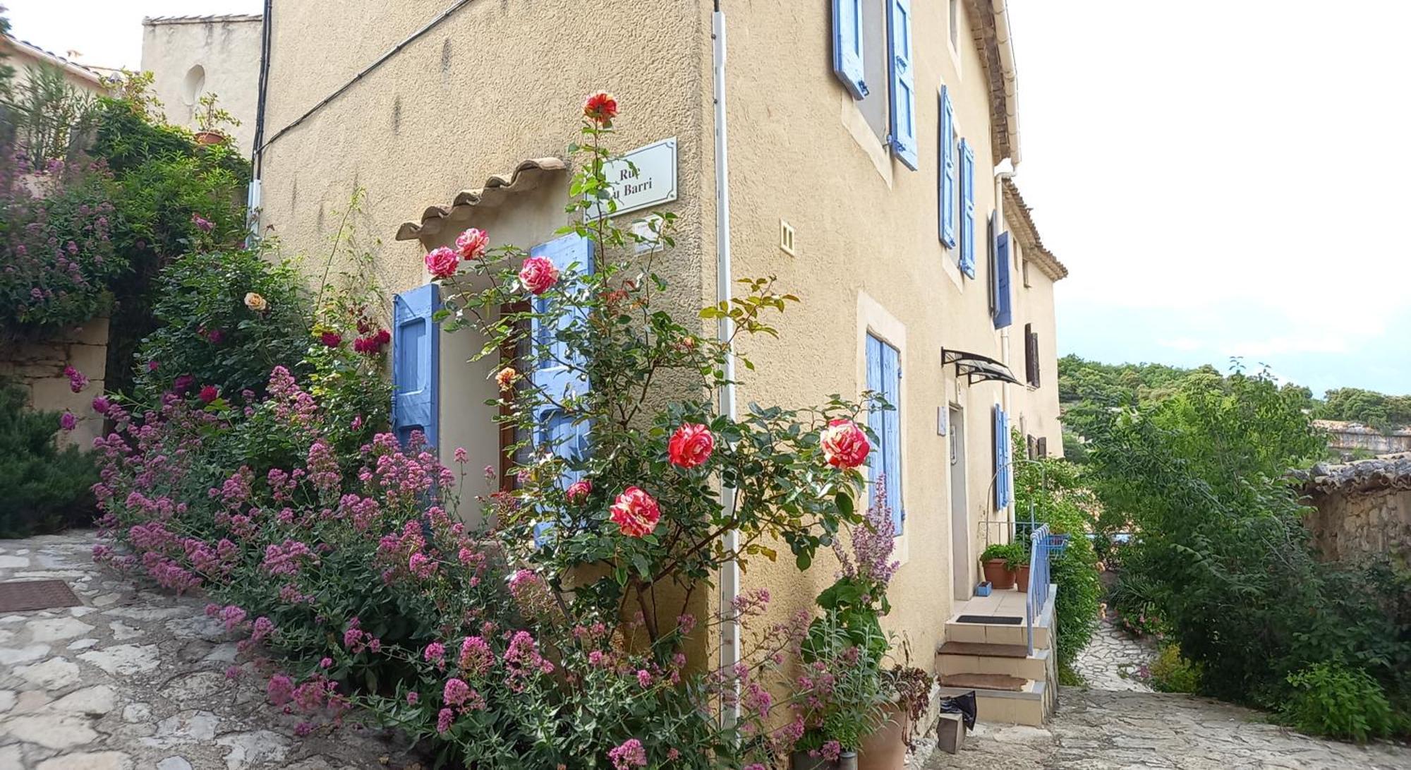 Gite La Mosaique Dauphin Buitenkant foto